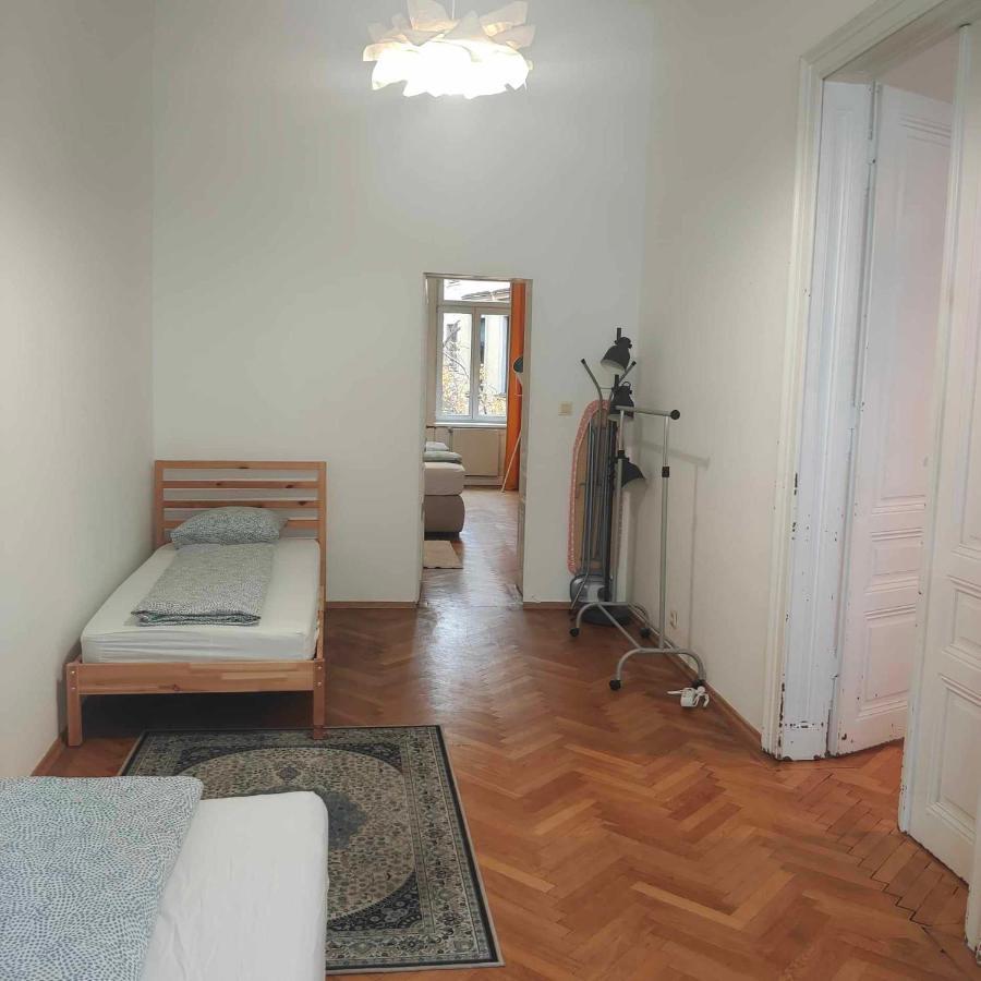 Large 4 Room Apartment In The Center Of Виена Екстериор снимка