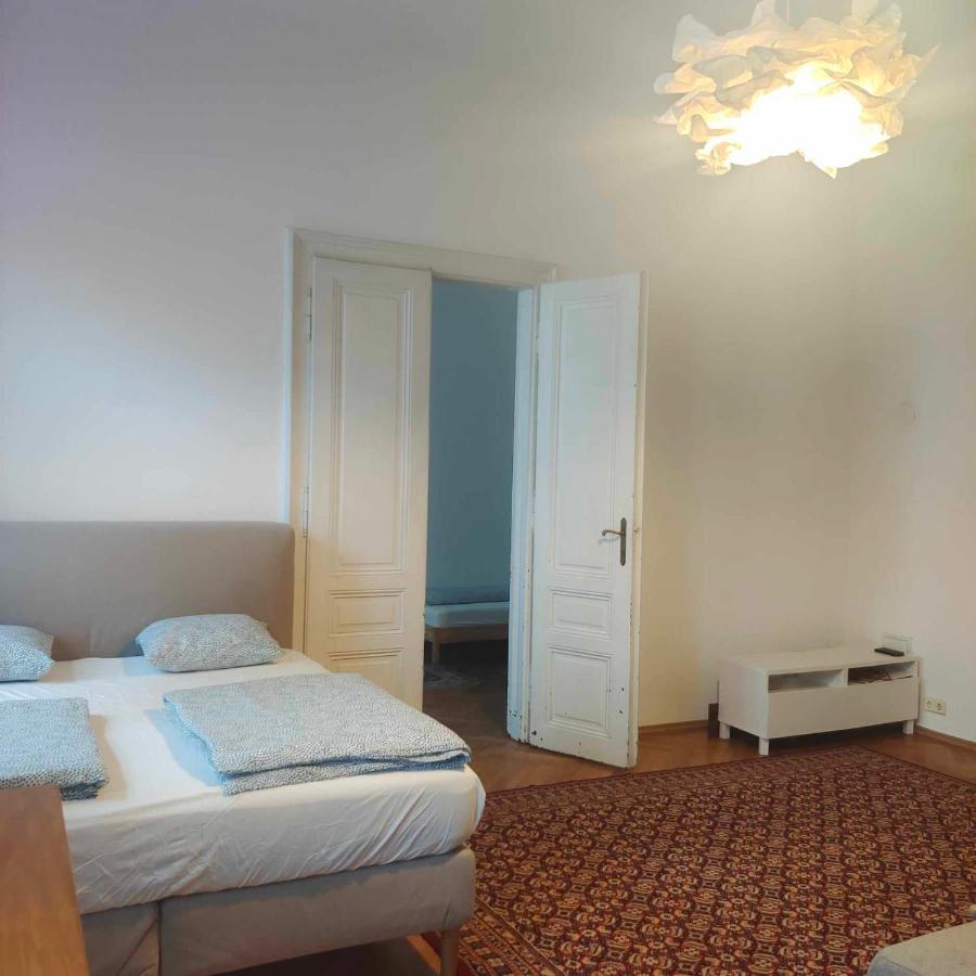 Large 4 Room Apartment In The Center Of Виена Екстериор снимка