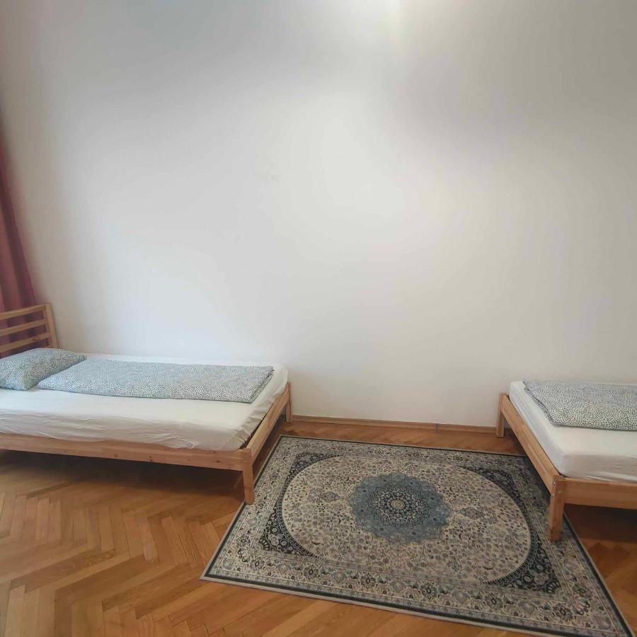 Large 4 Room Apartment In The Center Of Виена Екстериор снимка